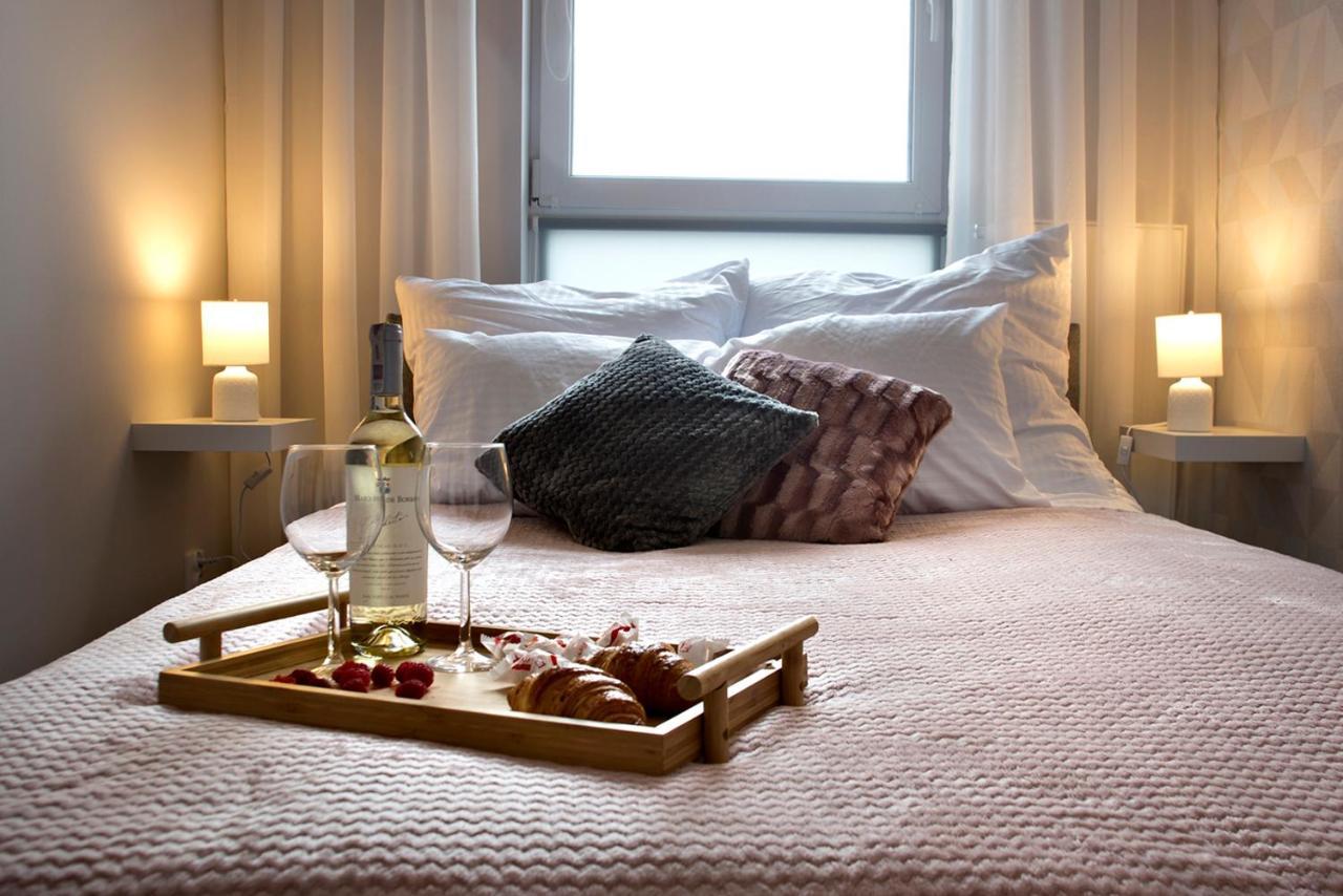 Komputerowa Serviced Apartments By P&O วอร์ซอ ภายนอก รูปภาพ