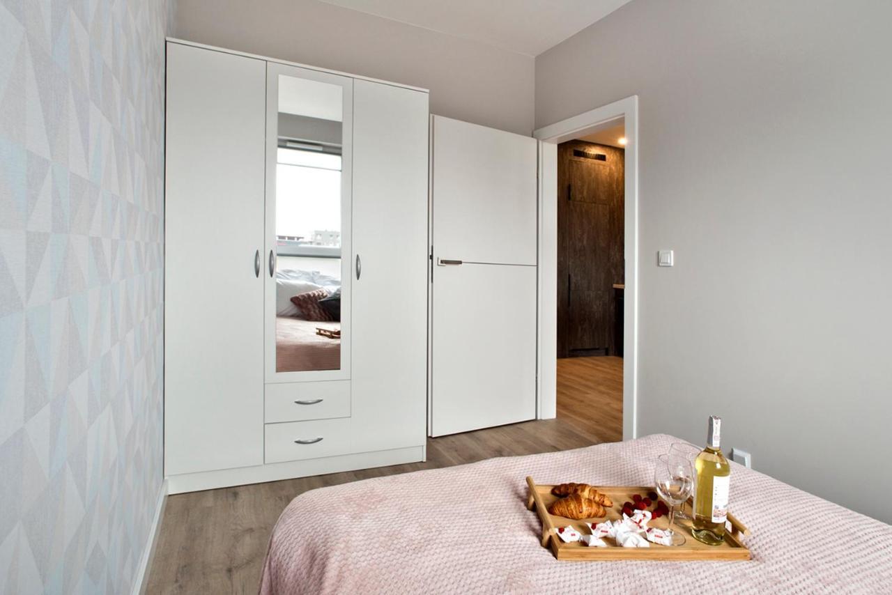 Komputerowa Serviced Apartments By P&O วอร์ซอ ภายนอก รูปภาพ