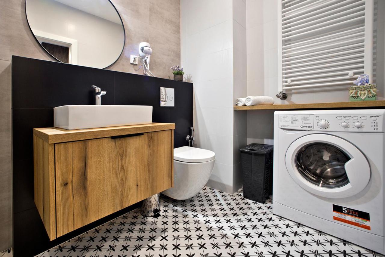 Komputerowa Serviced Apartments By P&O วอร์ซอ ภายนอก รูปภาพ