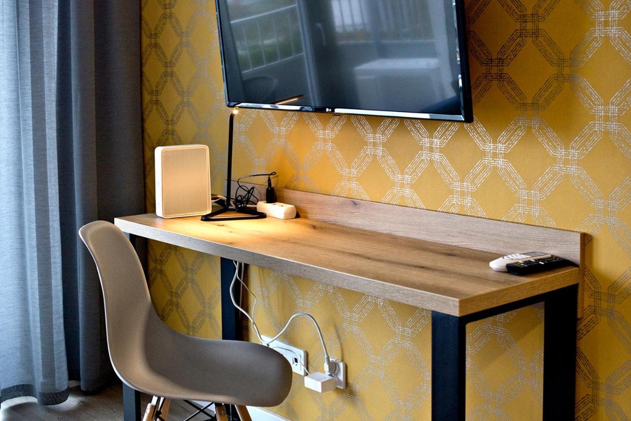 Komputerowa Serviced Apartments By P&O วอร์ซอ ภายนอก รูปภาพ